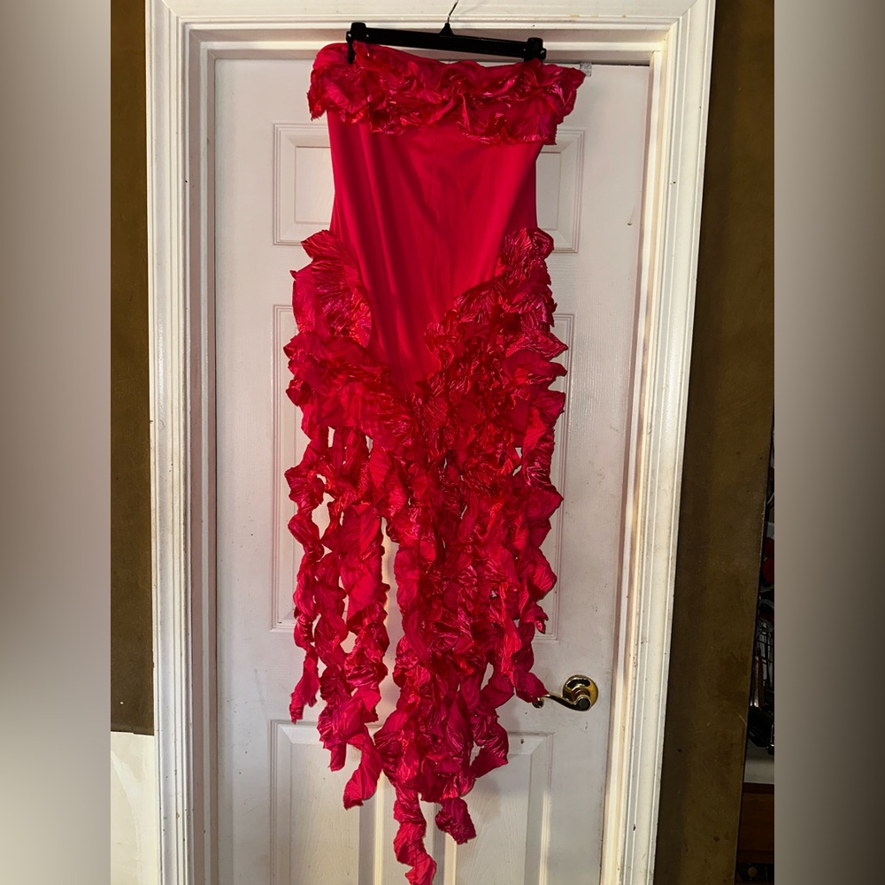 Vibrant Strapless Ruffle Dress - Picture 2 of 3